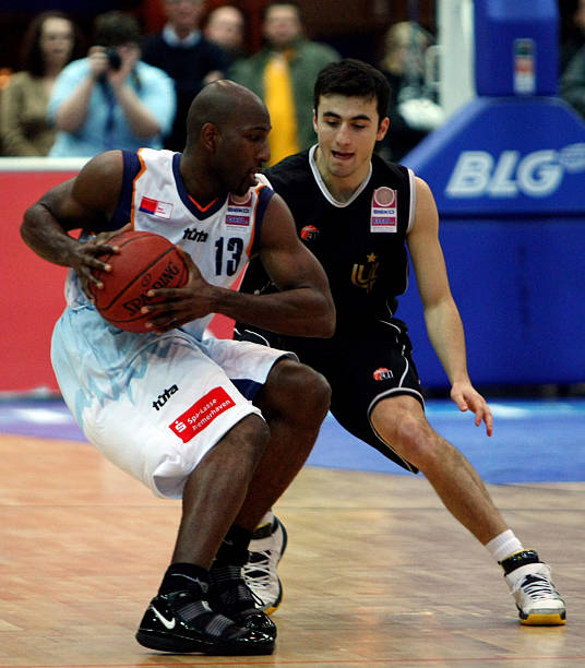 方面展现出 方面展现出