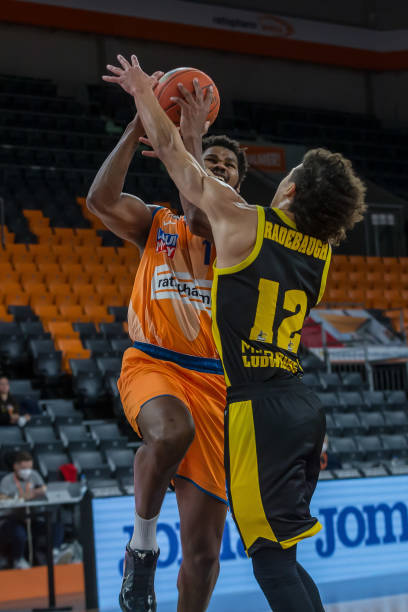 那么他们在 那么他们在