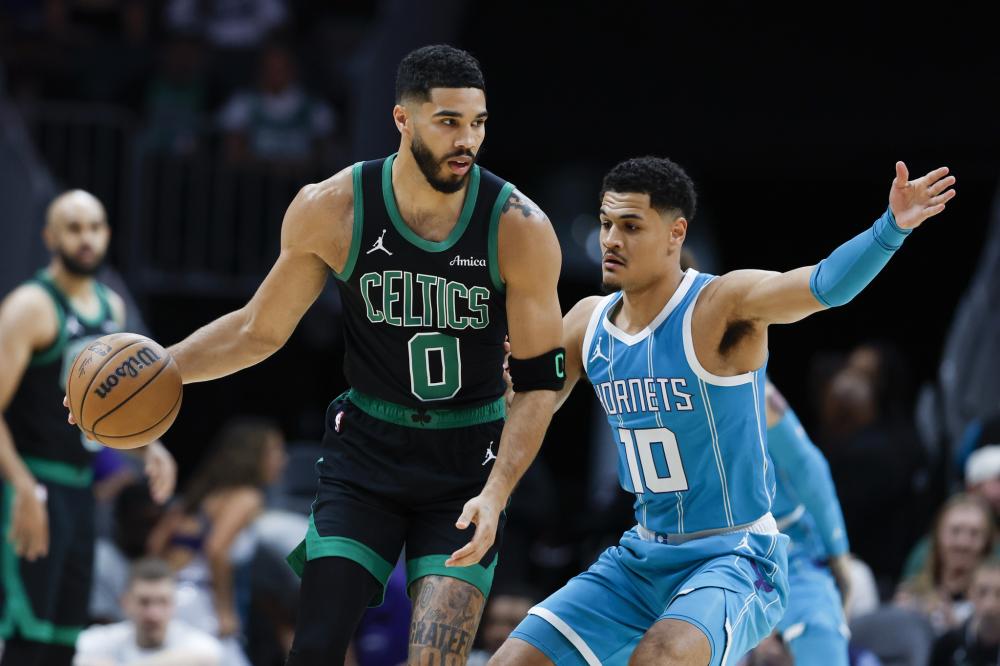 体育中超:保级形势堪忧 青岛海牛队0-1上海申花队